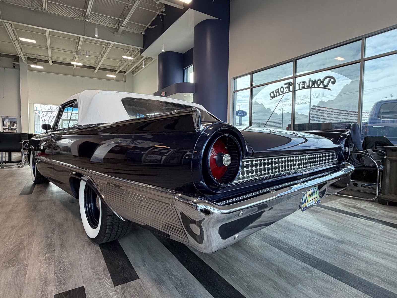 1961 CHESAPEAK BLUE METALLIC Ford Galaxy Sunliner Convertible Sunliner Convertible RWD Convertible