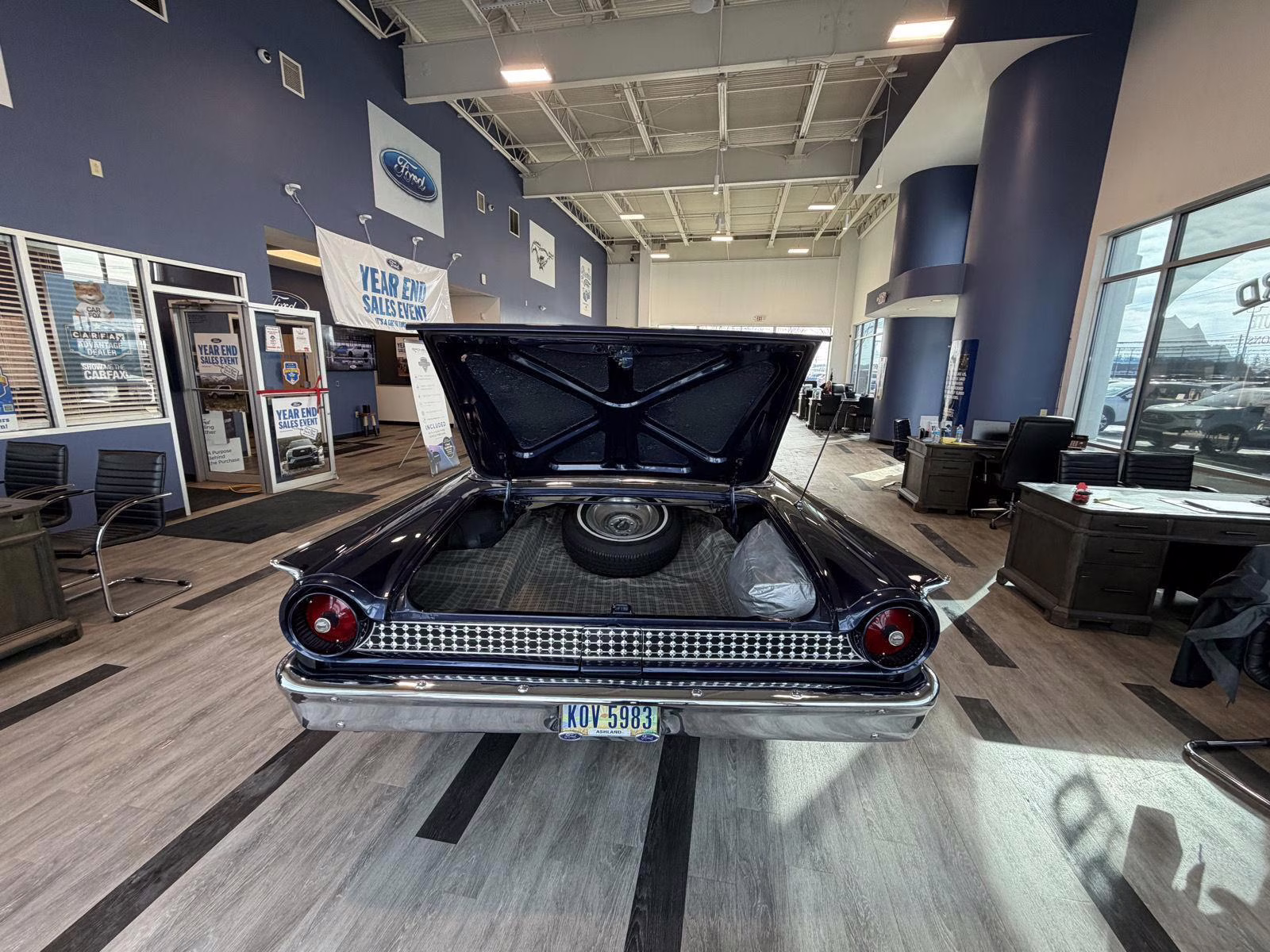 1961 CHESAPEAK BLUE METALLIC Ford Galaxy Sunliner Convertible Sunliner Convertible RWD Convertible