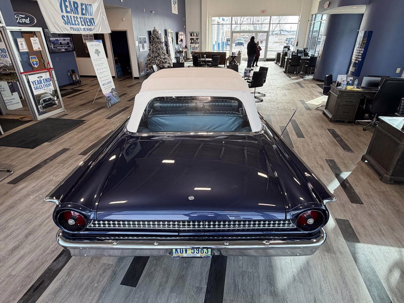 1961 CHESAPEAK BLUE METALLIC Ford Galaxy Sunliner Convertible Sunliner Convertible RWD Convertible