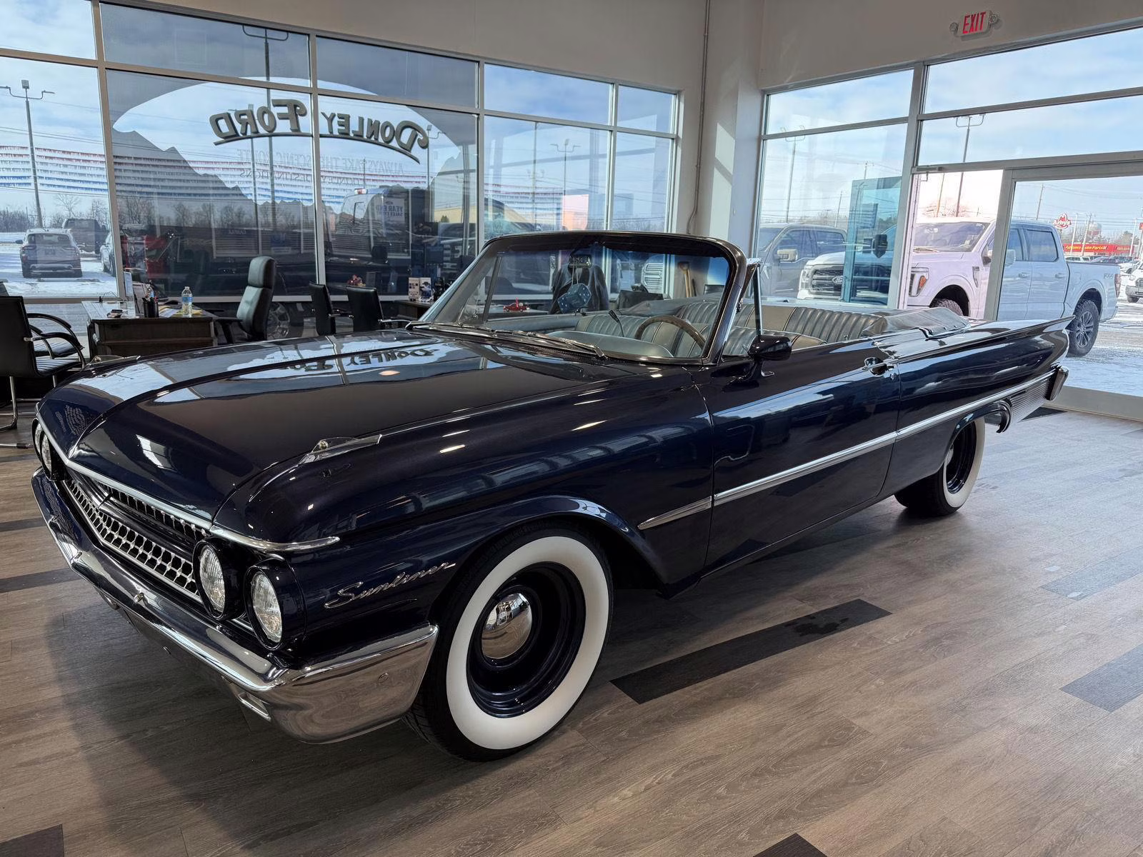 1961 CHESAPEAK BLUE METALLIC Ford Galaxy Sunliner Convertible Sunliner Convertible RWD Convertible
