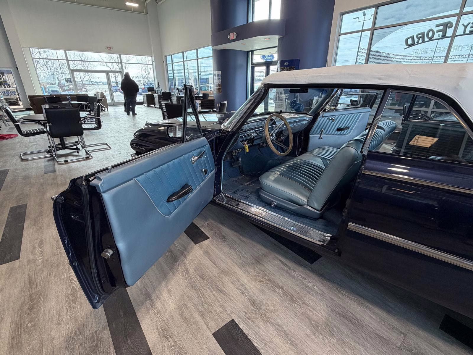 1961 CHESAPEAK BLUE METALLIC Ford Galaxy Sunliner Convertible Sunliner Convertible RWD Convertible