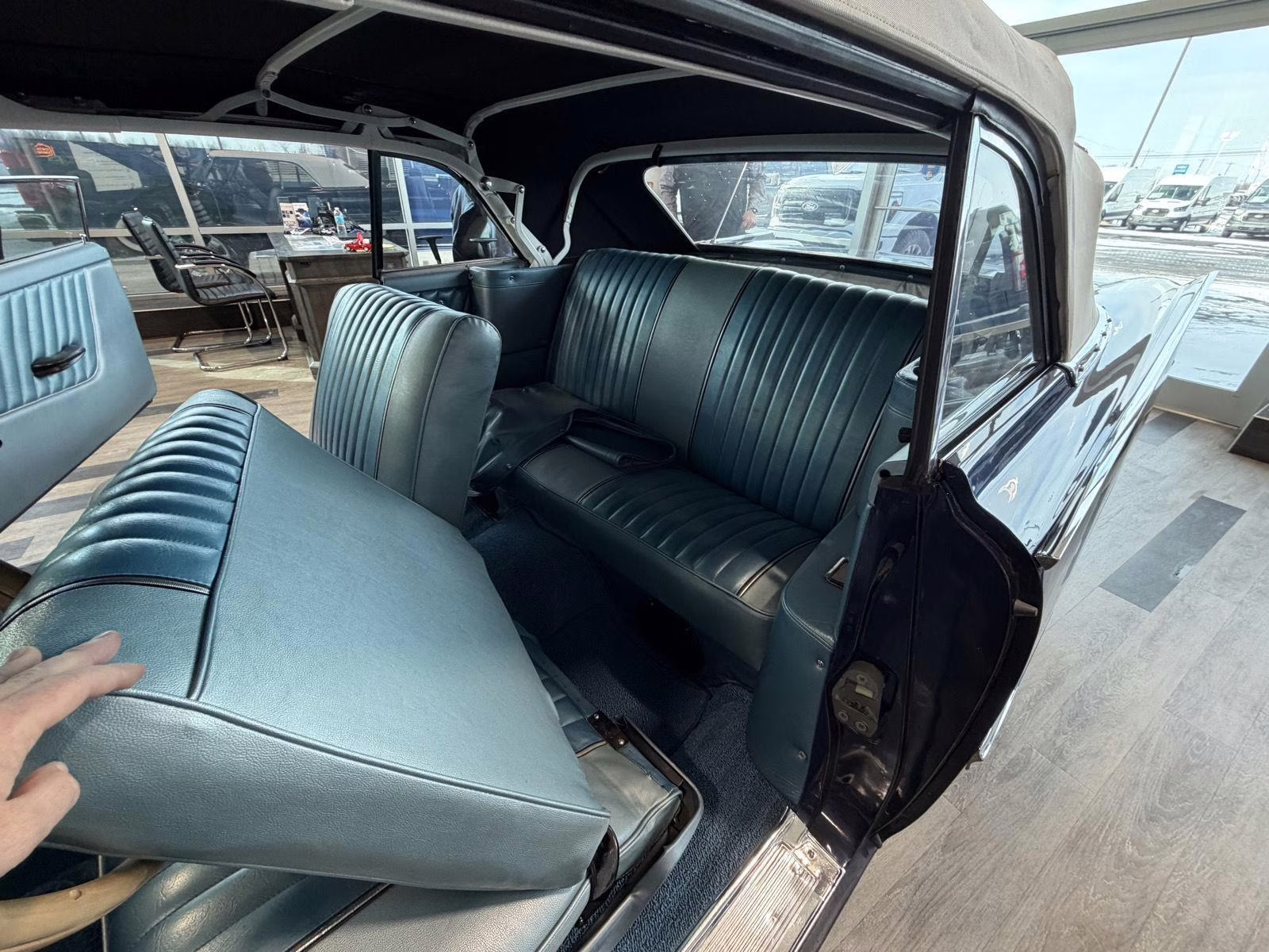 1961 CHESAPEAK BLUE METALLIC Ford Galaxy Sunliner Convertible Sunliner Convertible RWD Convertible