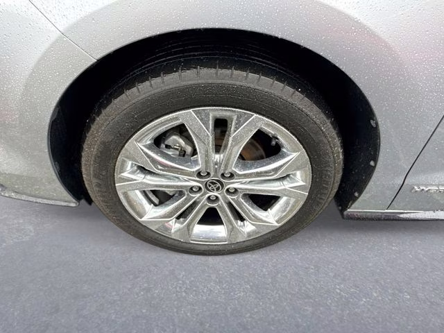 2021 Celestial Silver Metallic Toyota Sienna Platinum FWD Van