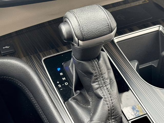 2021 Celestial Silver Metallic Toyota Sienna Platinum FWD Van