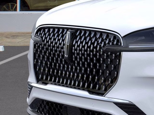 2026 Pristine White Metallic Tri-Coat Lincoln Aviator Premiere AWD SUV