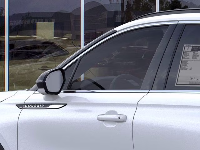 2026 Crystal White Metallic Clearcoat Lincoln Corsair Reserve FWD SUV