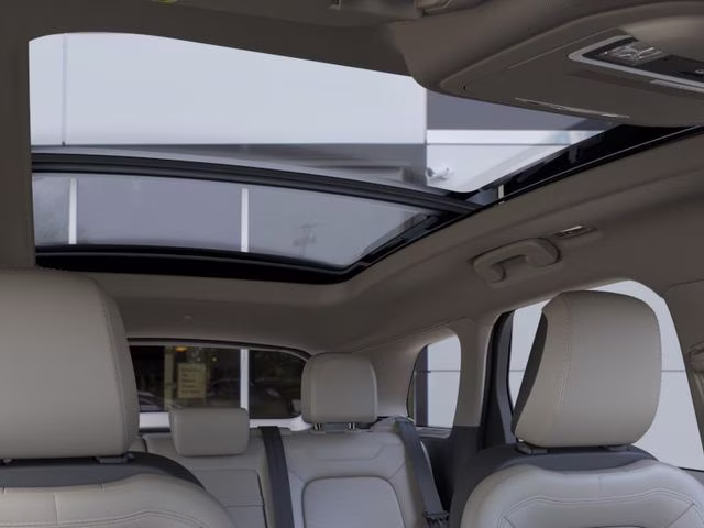 2026 Crystal White Metallic Clearcoat Lincoln Corsair Reserve FWD SUV