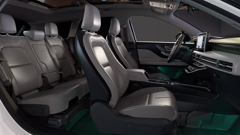 2026 Pristine White Metallic Tri-Coat Lincoln Corsair Reserve FWD SUV