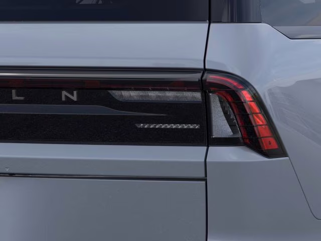 2025 Gray Mist Metallic Tri-Coat Lincoln Navigator Reserve 4X4 SUV