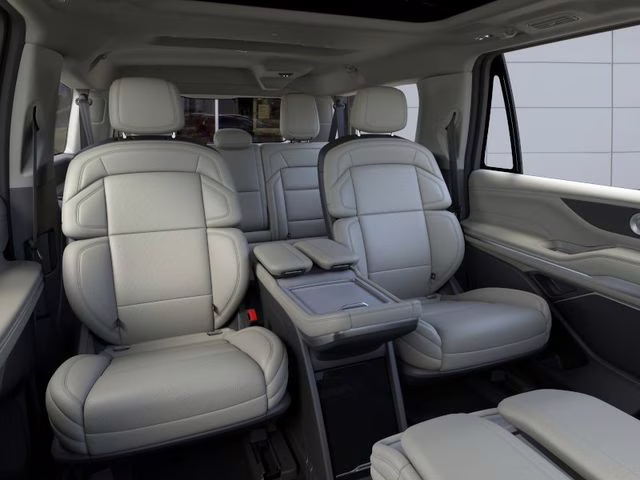 2025 Starlight Gray Premium Colorant Lincoln Navigator L Reserve 4X4 SUV