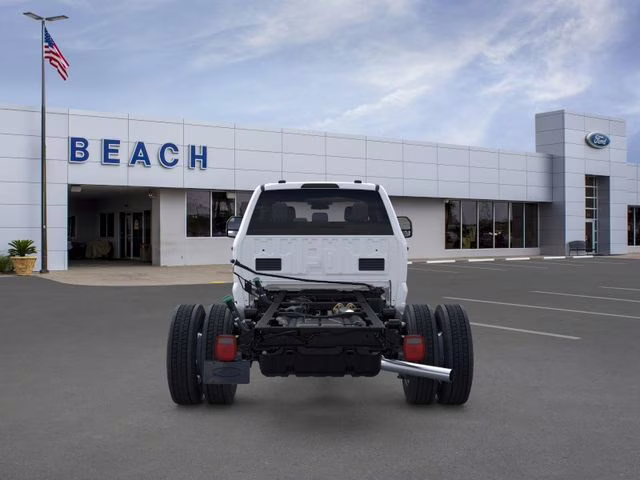 2026 Oxford White Ford Super Duty F-550 DRW XL DRW 4X4 Truck