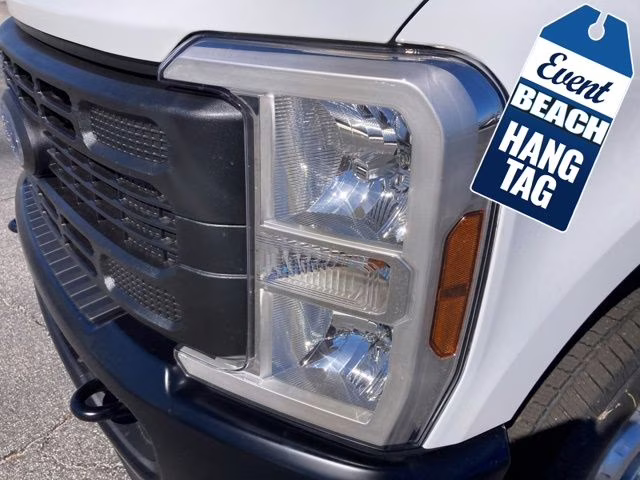 2026 Oxford White Ford Super Duty F-250 SRW XL 4X4 Truck