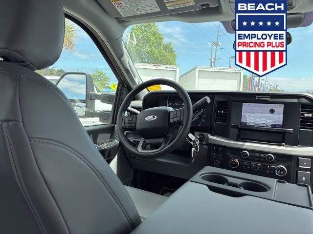 2026 Oxford White Ford Super Duty F-250 SRW XL 4X4 Truck