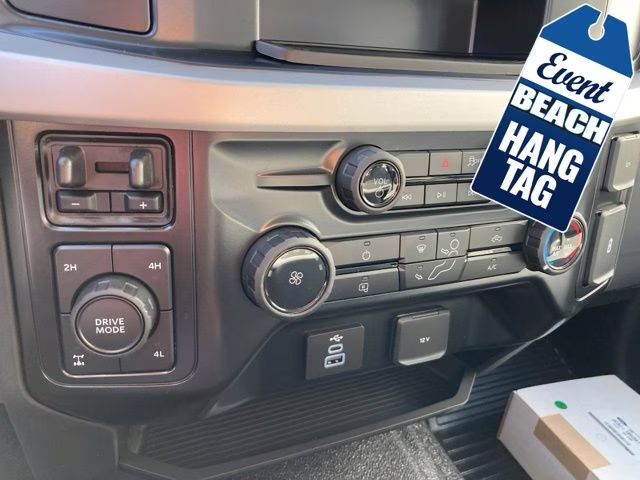 2026 Oxford White Ford Super Duty F-250 SRW XL 4X4 Truck