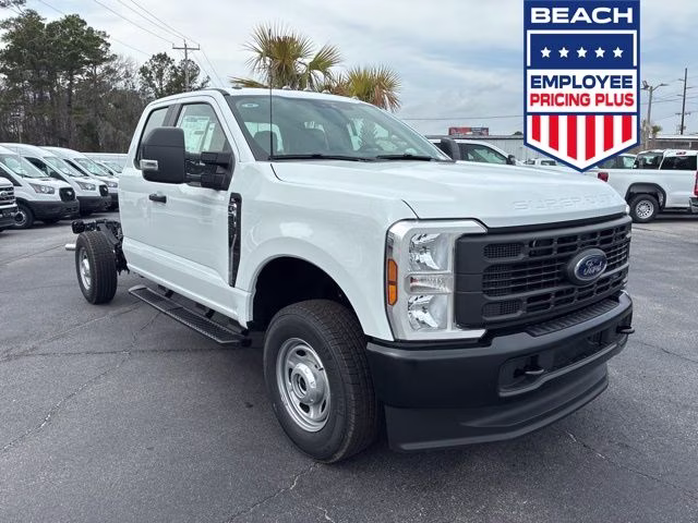 2026 Oxford White Ford Super Duty F-250 SRW XL 4X4 Truck