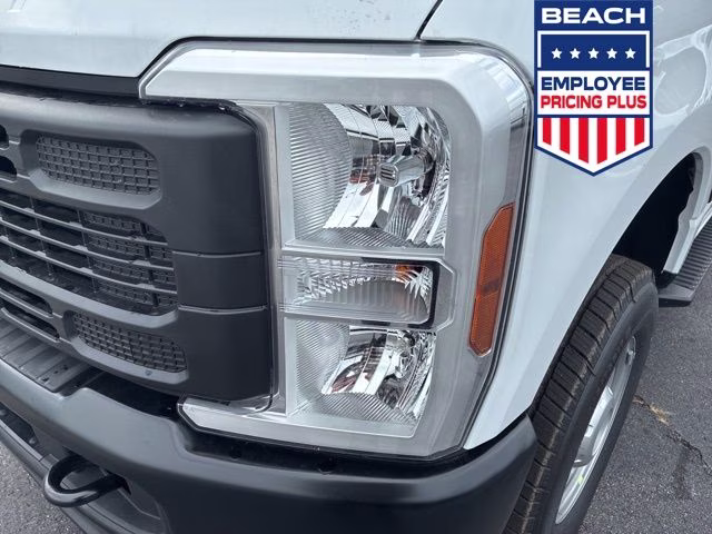 2026 Oxford White Ford Super Duty F-250 SRW XL 4X4 Truck