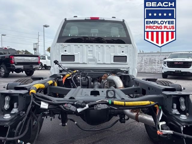 2026 Oxford White Ford Super Duty F-250 SRW XL 4X4 Truck