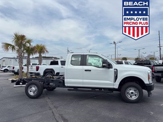 2026 Oxford White Ford Super Duty F-250 SRW XL 4X4 Truck