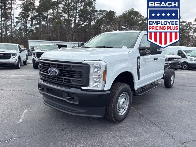 2026 Oxford White Ford Super Duty F-250 SRW XL 4X4 Truck