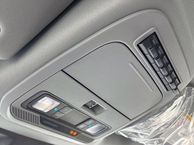 2026 Oxford White Ford Super Duty F-350 DRW XL DRW 4X4 Truck