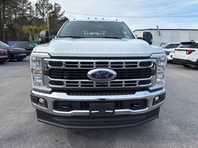 2026 Oxford White Ford Super Duty F-350 DRW XL DRW 4X4 Truck
