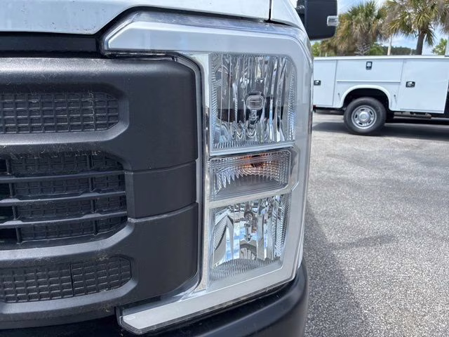 2026 Oxford White Ford Super Duty F-350 SRW XL 4X4 Truck
