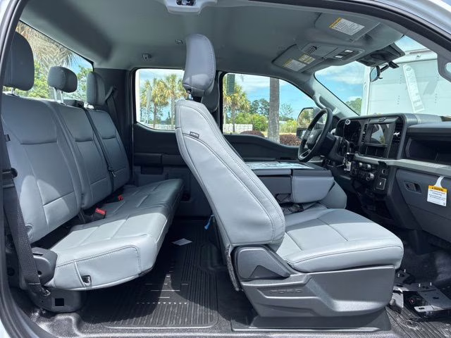 2026 Oxford White Ford Super Duty F-350 SRW XL 4X4 Truck