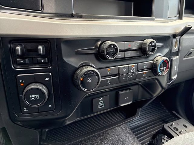 2026 Oxford White Ford Super Duty F-350 SRW XL 4X4 Truck