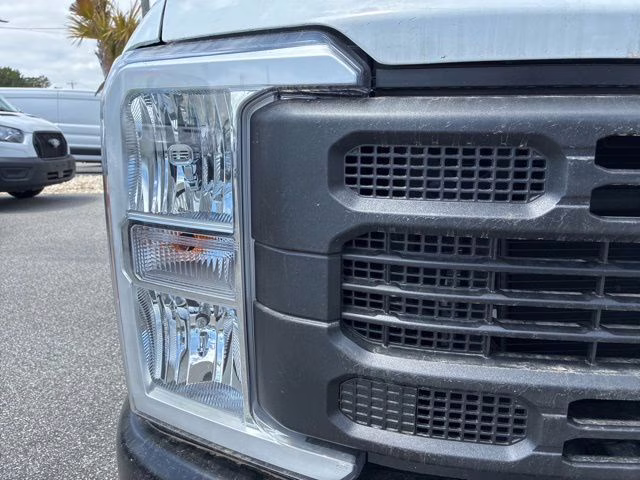2026 Oxford White Ford Super Duty F-350 SRW XL 4X4 Truck