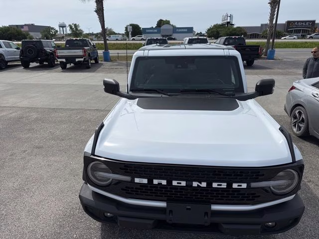 2025 Oxford White Ford Bronco Outer Banks 4X4 SUV