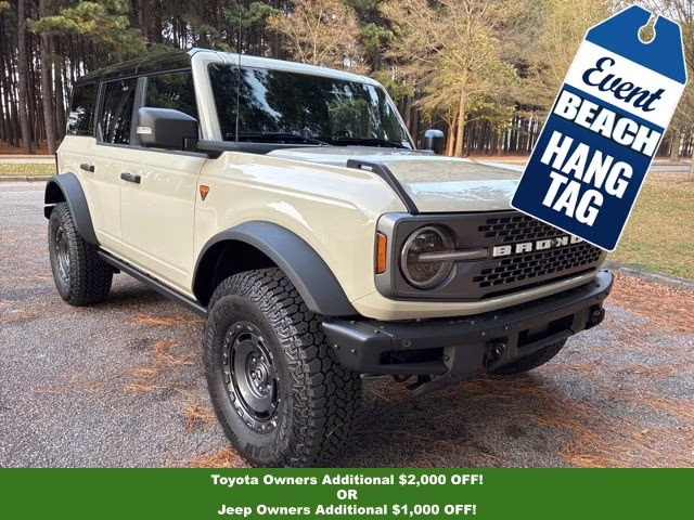 2025 Desert Sand Ford Bronco Badlands 4X4 SUV