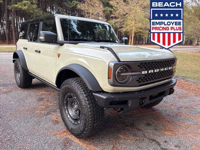 2025 Desert Sand Ford Bronco Badlands 4X4 SUV