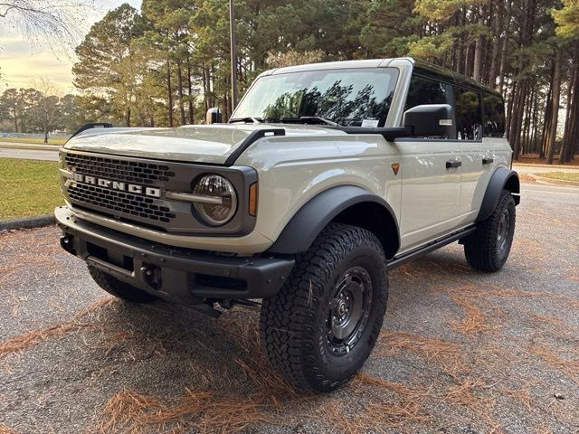 2025 Desert Sand Ford Bronco Badlands 4X4 SUV