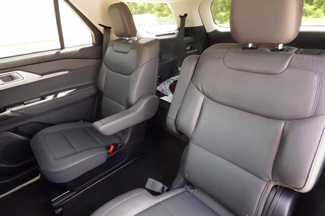 2026 Gray Metallic Ford Explorer Active RWD SUV