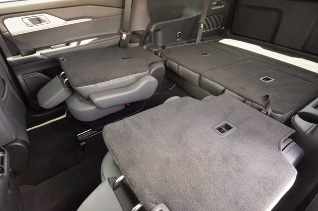 2026 Gray Metallic Ford Explorer Active RWD SUV