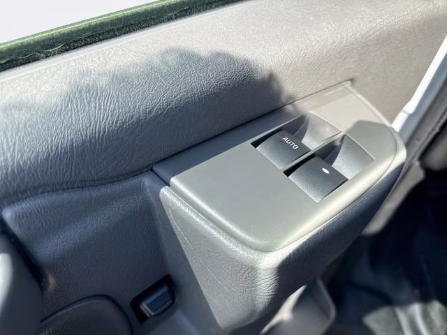 2025 Summit White Chevrolet Express Cutaway 3500 1WT RWD Regular Wheelbase