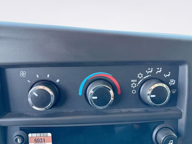 2025 Summit White Chevrolet Express Cutaway 3500 1WT RWD Regular Wheelbase