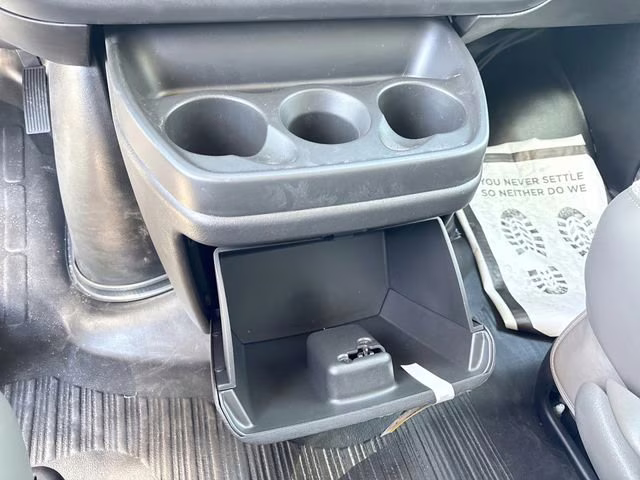 2025 Summit White Chevrolet Express Cutaway 3500 1WT RWD Regular Wheelbase