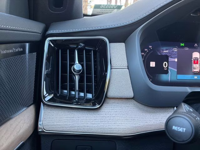 2026 Mulberry Red Volvo XC90 B6 Ultra 6-Seater AWD SUV