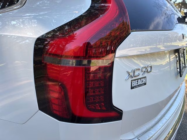 2026 Crystal White Volvo XC90 B6 Plus 7-Seater AWD SUV