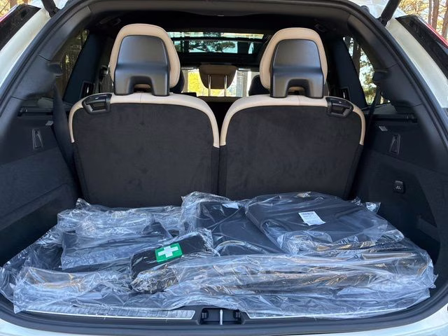 2026 Crystal White Volvo XC90 B6 Plus 7-Seater AWD SUV