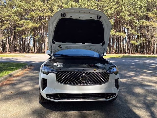 2026 Crystal White Volvo XC90 B6 Plus 7-Seater AWD SUV