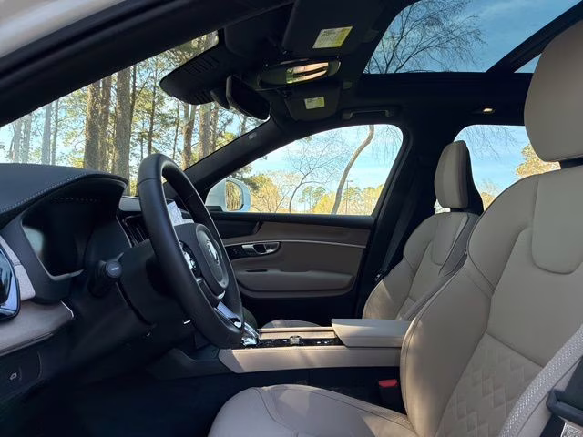 2026 Crystal White Volvo XC90 B6 Plus 7-Seater AWD SUV