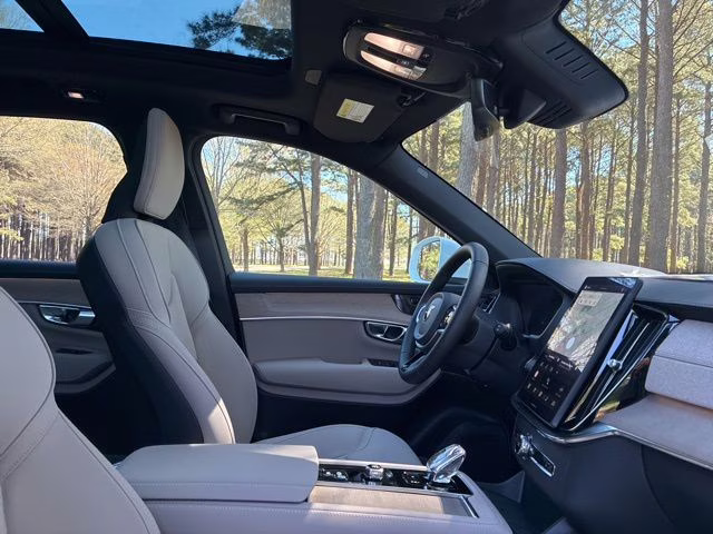 2026 Crystal White Volvo XC90 B6 Plus 7-Seater AWD SUV