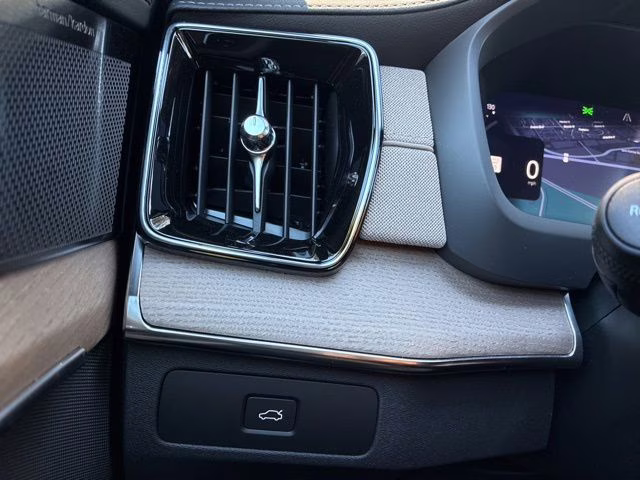 2026 Crystal White Volvo XC90 B6 Plus 7-Seater AWD SUV