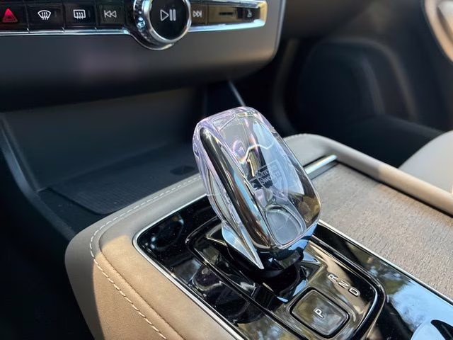 2026 Crystal White Volvo XC90 B6 Plus 7-Seater AWD SUV