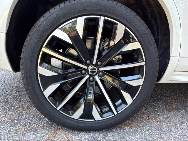 2026 Crystal White Volvo XC90 B6 Plus 7-Seater AWD SUV