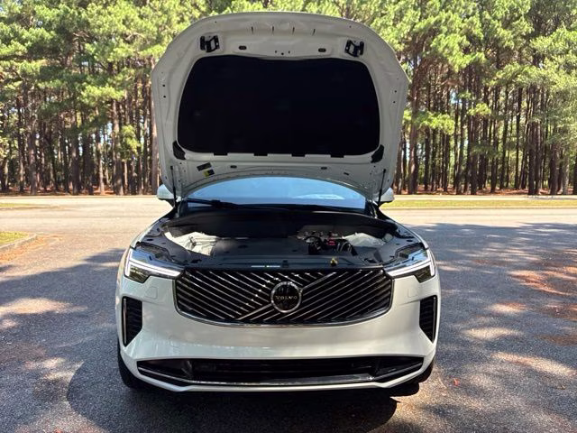 2026 Crystal White Volvo XC90 B6 Plus 7-Seater AWD SUV
