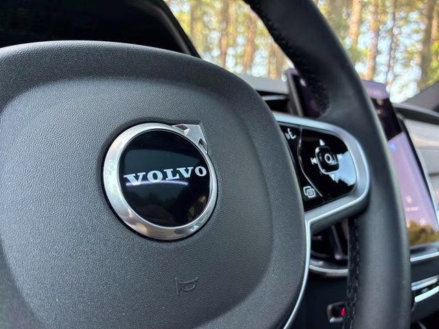 2026 Crystal White Volvo XC90 B6 Plus 7-Seater AWD SUV