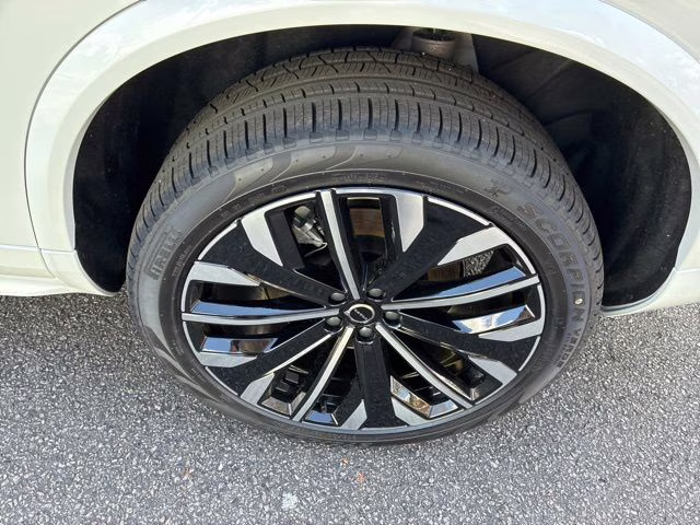 2026 Crystal White Volvo XC90 B6 Ultra 7-Seater AWD SUV